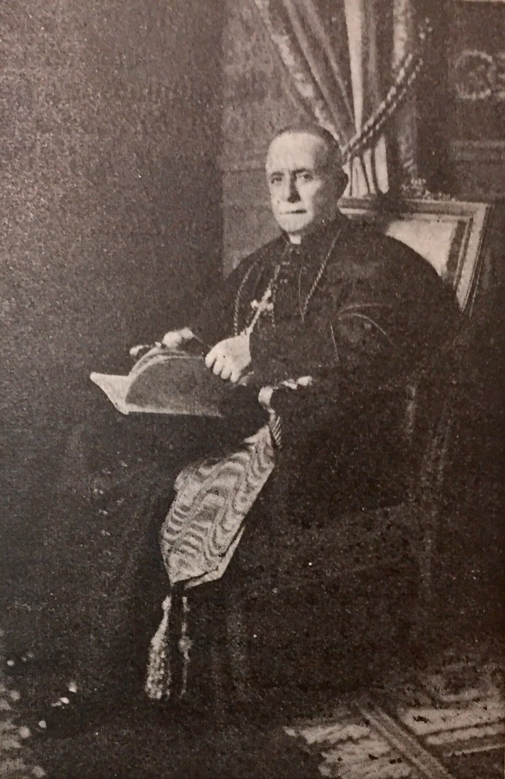 Monseñor Francesco Ragonesi.
