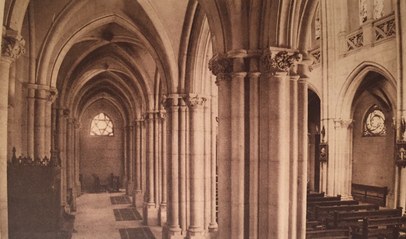 Nave lateral de la capilla gótica