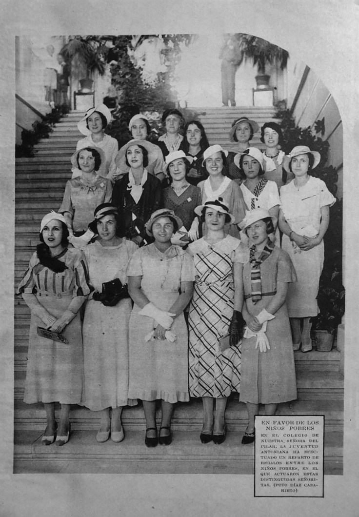 Señoritas de la Juventud Antoniana. Blanco y Negro del 26 de junio de 1933.