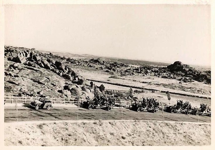 Fuerzas republicanas avanzan hacia Buitrago por el alto de La Cabrera. Fuente: Archivo Rojo.