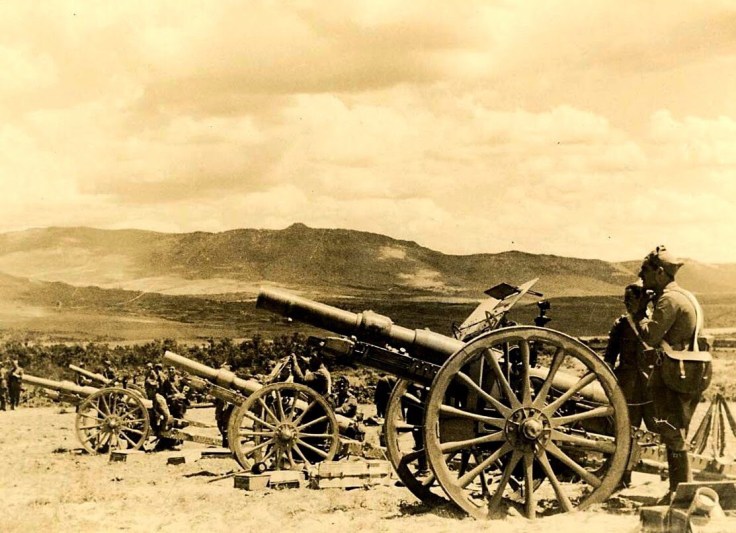 Artillería republicana ubicada en las inmediaciones de Buitrago. Foto Archivo Rojo.