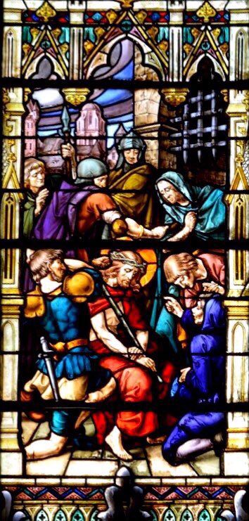 La coronación de espinas. Vidriera de la Capilla Gótica.