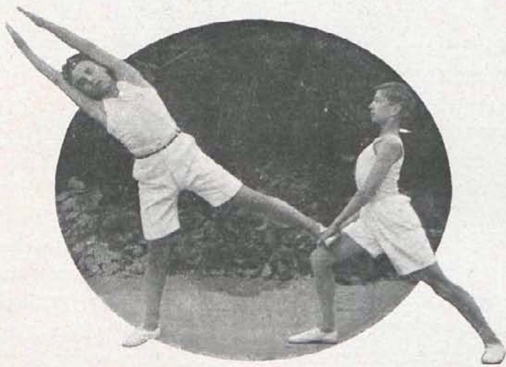 Al apoyo vivo, el oponente en posición a fondo derecha.