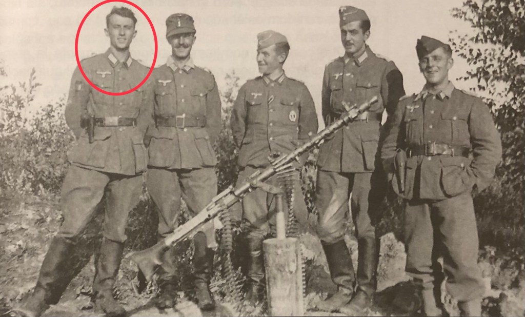 Moret (con un círculo rojo), Pardo, Haas, Coig y Martínez Úbeda entre Krutik y Liubzy. Fuente: “Un año en la División Azul”.